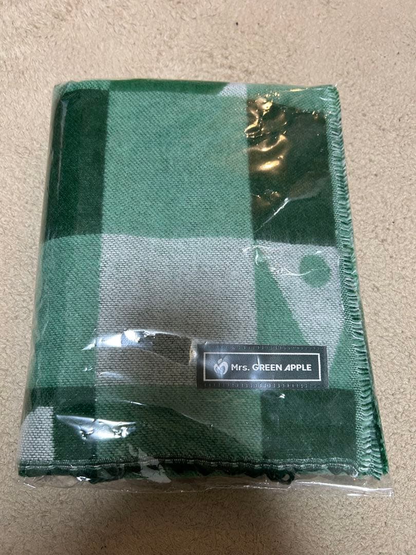 Mrs. GREEN APPLE ローソン 一番くじ ストール - メルカリ