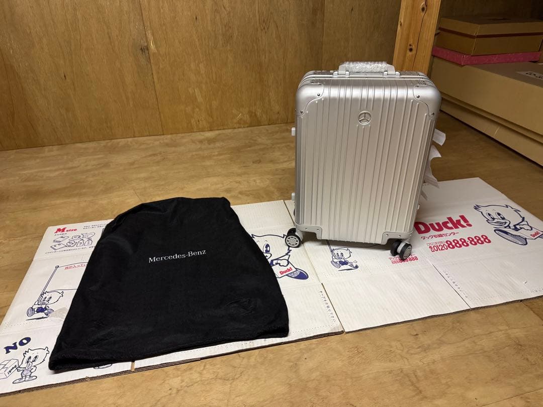 メルセデスベンツ『スーツケース 32L 4輪』 未使用　リモア　キャリーケース