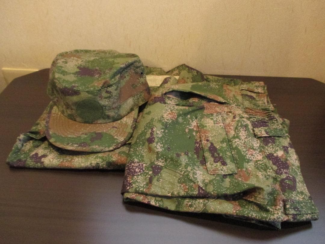 未使用　中国軍　21式　星空迷彩　上下セット　帽子付き　サイズM　軍服　迷彩服