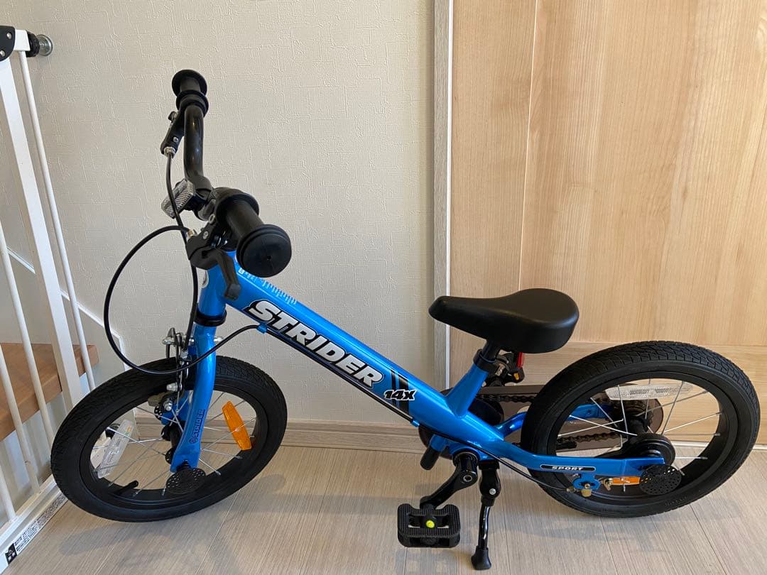 【超極美品】ストライダー14x ブルー　※使用回数2回　純正スタンド付き 超極美品】ストライダー14x ブルー ※使用回数2回 純正スタンド付き