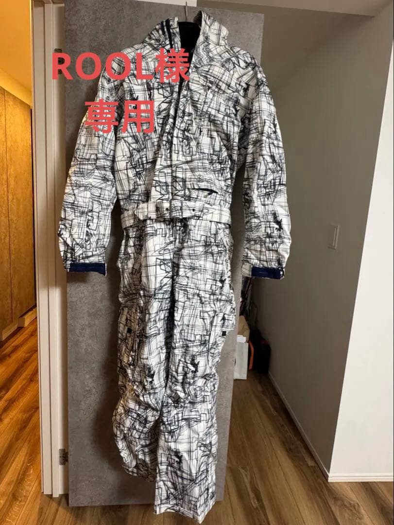 美品　大人男性用　スノーボードウェア、スキーウェア　つなぎ カッコいい