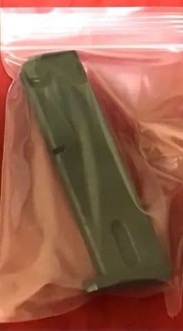 ベレッタ製 実物 M9純正マガジン - メルカリ