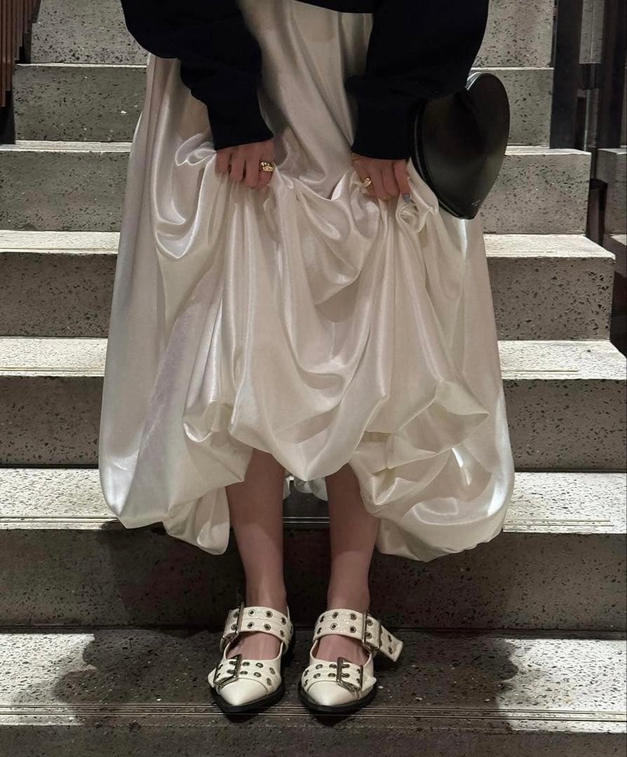 値下げ中thetoe THE TOE BERCY BALLOON SKIRT - メルカリ