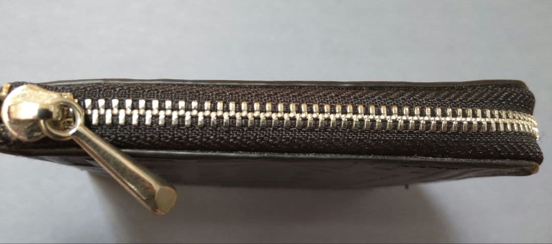 布袋寅泰 L字型 G柄レザーウォレット - メルカリ