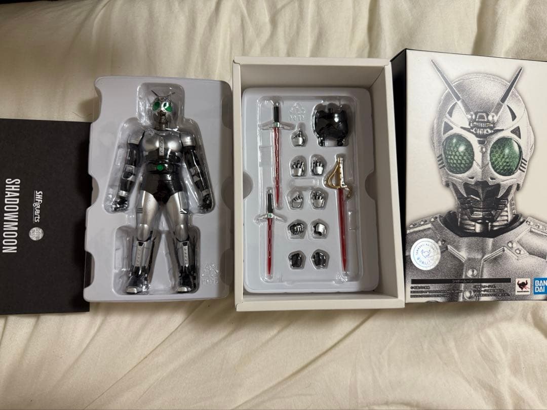 SHフィギュアーツ 真骨彫　仮面ライダーシャドームーン