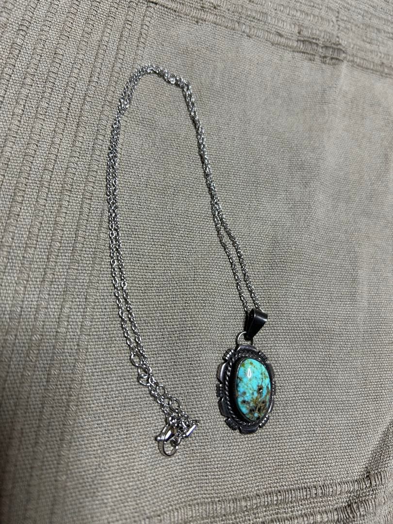 Nabajo ターコイズ ネックレス NAVAJO族 Betta Lee作 Kingmanターコイズトップ（チェーン別売り