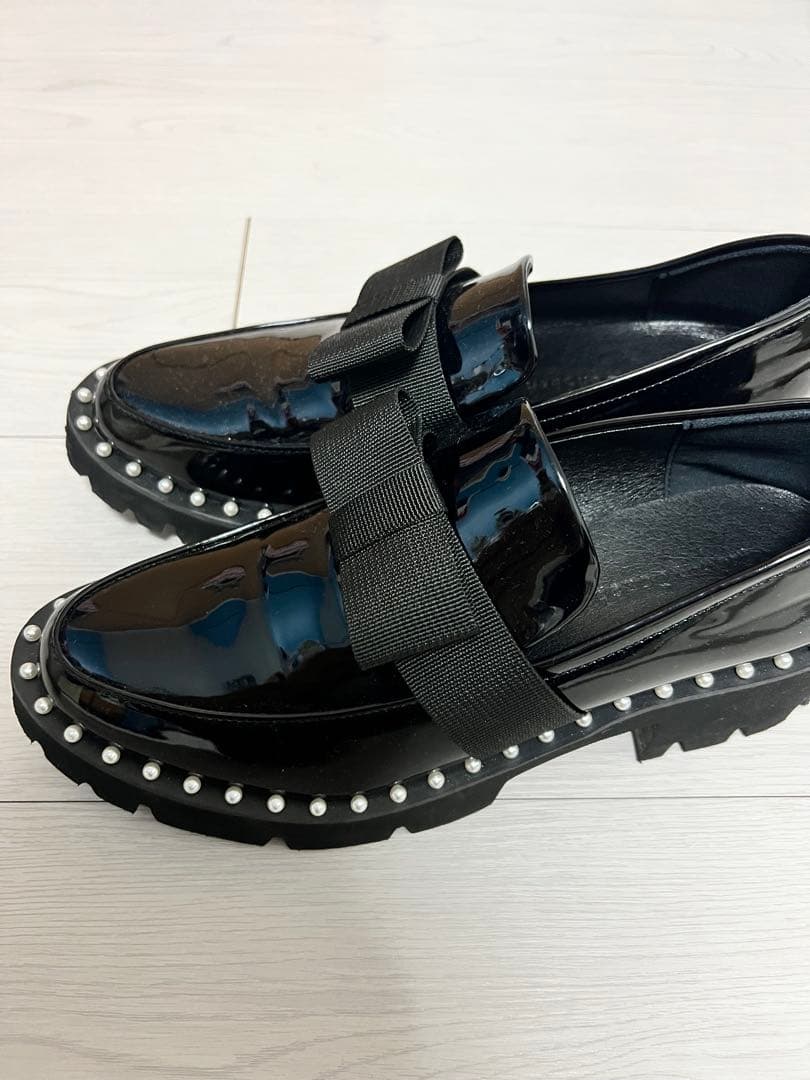 Akiron x Donoban パールリボンローファー