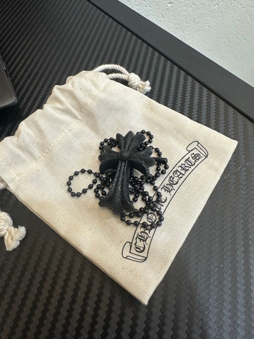【新作・新品】CHROME HEARTS ラバークロス ネックレス ブラックラメ