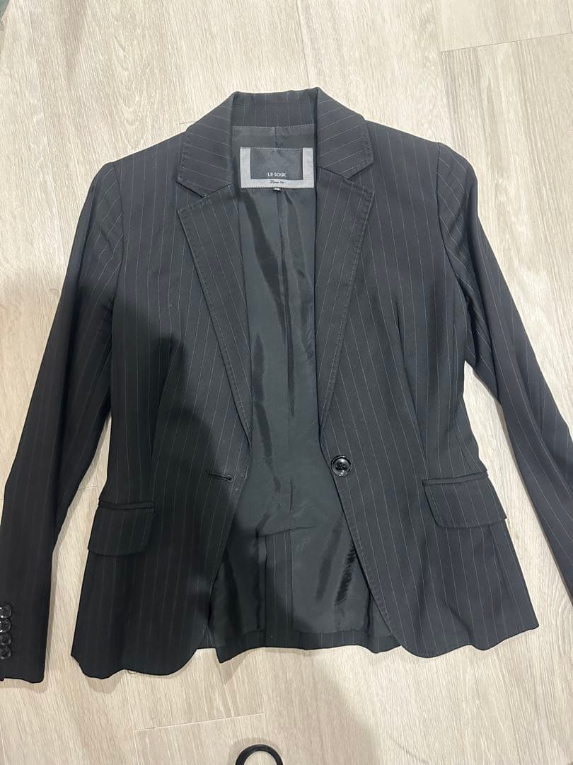 LE SOUK ブラック ストライプ スカートスーツ 38 - メルカリ