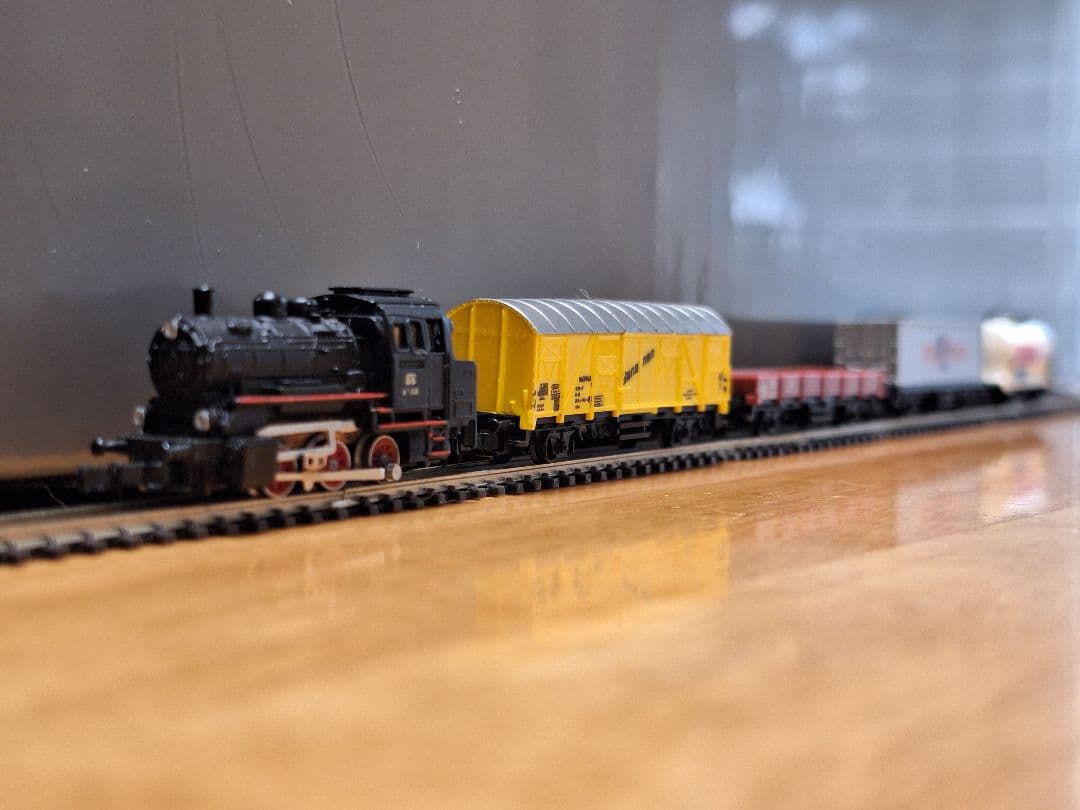 メルクリンZゲージ スターターセットS+E、+貨車2両▪︎特急電気機関車+