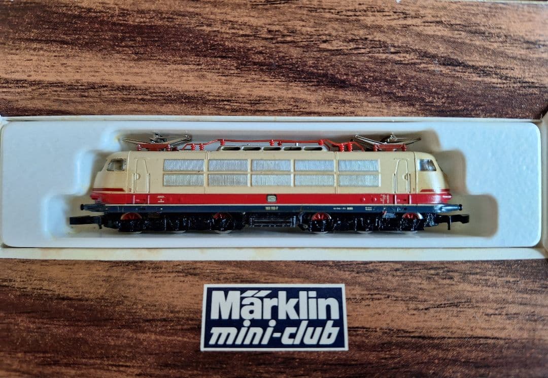 メルクリンZゲージ スターターセットS+E、+貨車2両▪︎特急電気機関車+