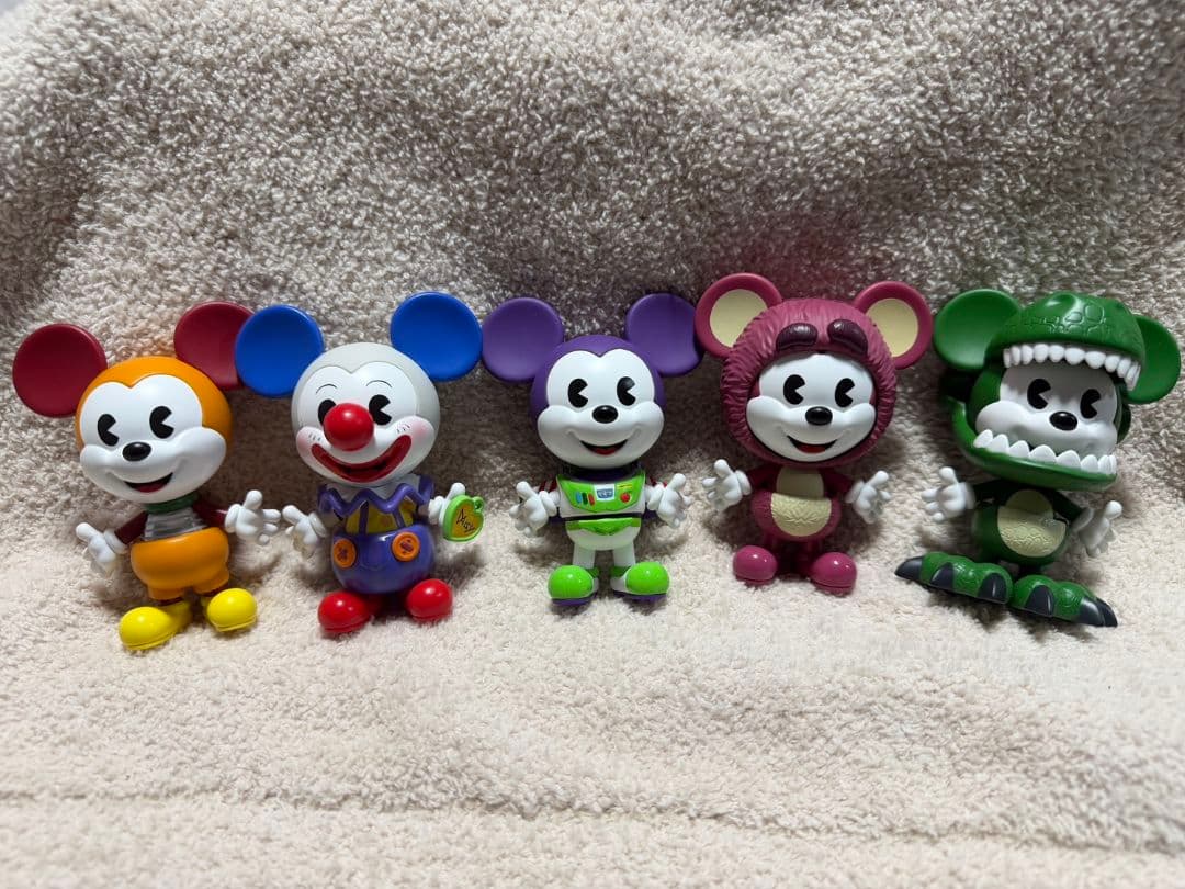 ミッキーマウス フィギュア 5体セット Amazon.co.jp: ミッキーマウスと仲間たちが公園で遊ぶデラックス