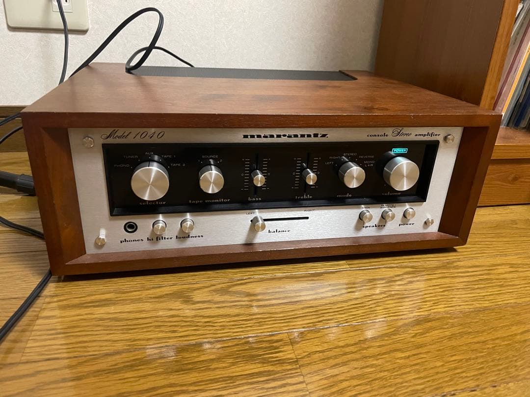 マランツ　Marantz Model 1040プリメインアンプ