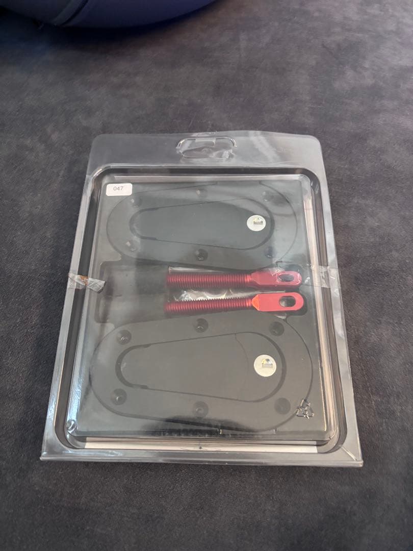 AeroCatch パフォーマンスパネルファスナー