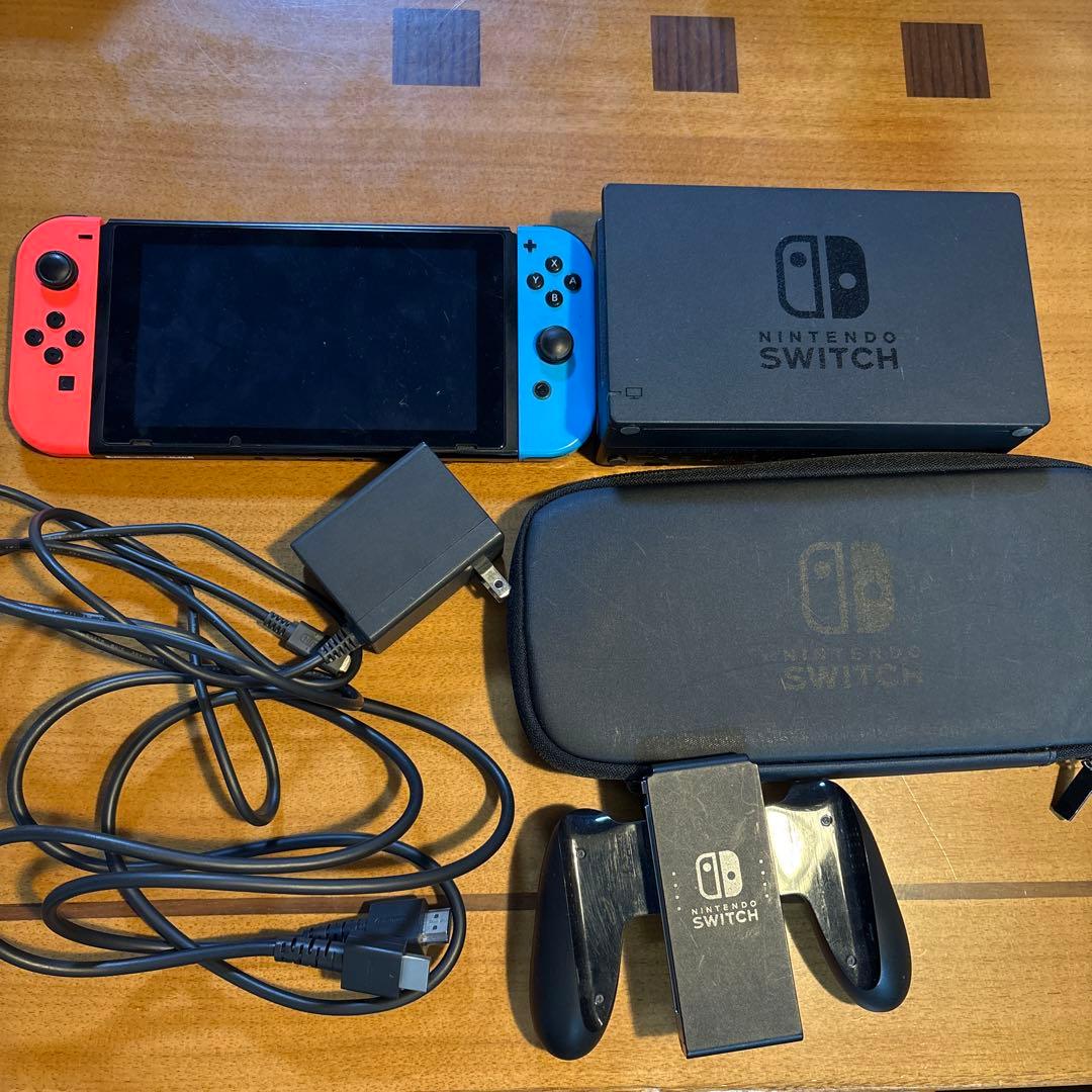 Nintendo Switch 赤/青 本体と付属品