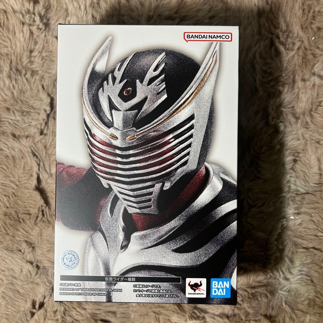 真骨彫製法　S.H.Figuarts 仮面ライダー龍騎