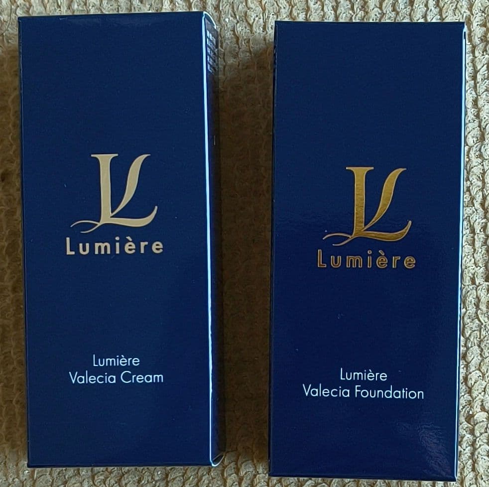 Lumière Valecia Cream& Foundation Laura Mercier Flawless Lumière Foundation | LovelySkin