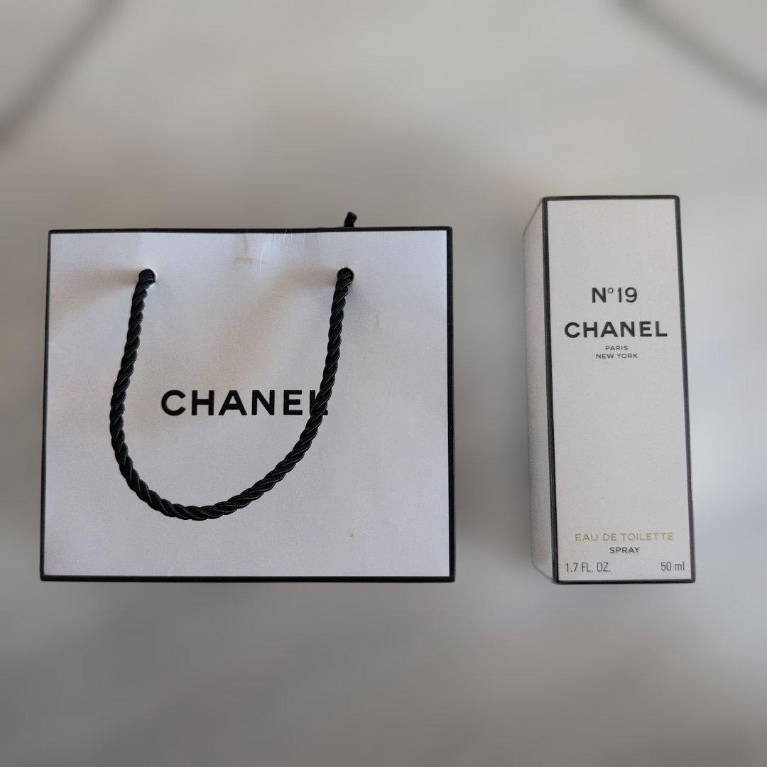 新品CHANELスプレーN°19Eau deToilette50ml紙袋