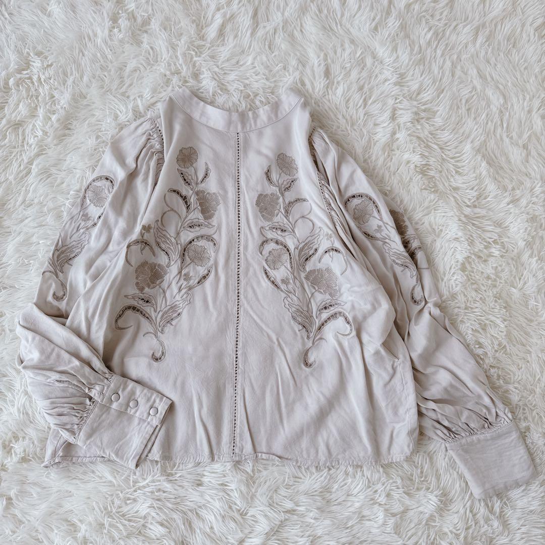 完売品✨ アメリヴィンテージ エンブロイダリー パフィ ブラウス