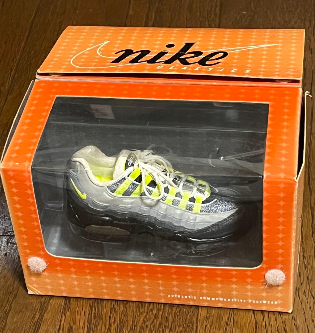 BOWEN製 NIKE AIRMAX95 イエローグラデ　フィギュア