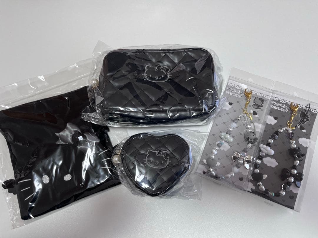 ハローキティブラックエンジェルコレクション 5点セット - メルカリ