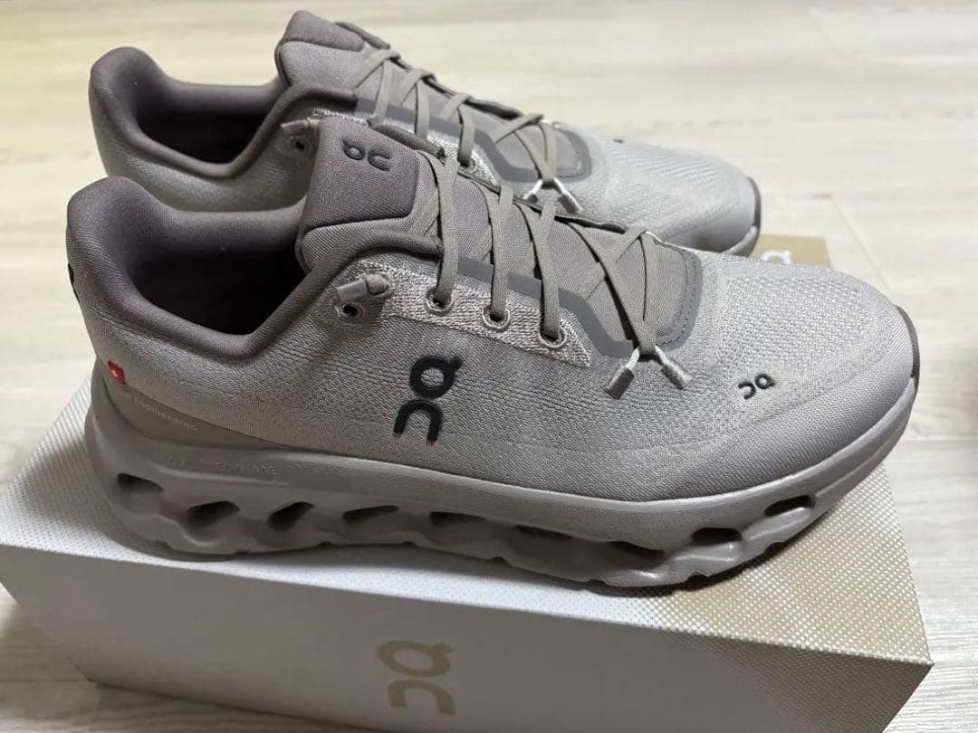 新品 On Cloudtilt cinder Ash - メルカリ