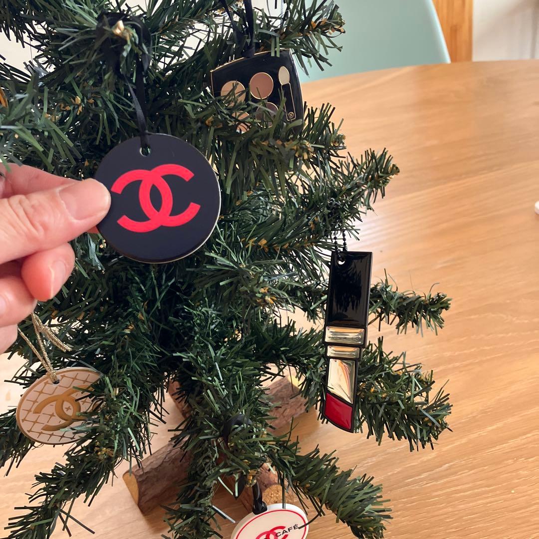CHANEL クリスマスツリー チャーム ノベルティ - メルカリ