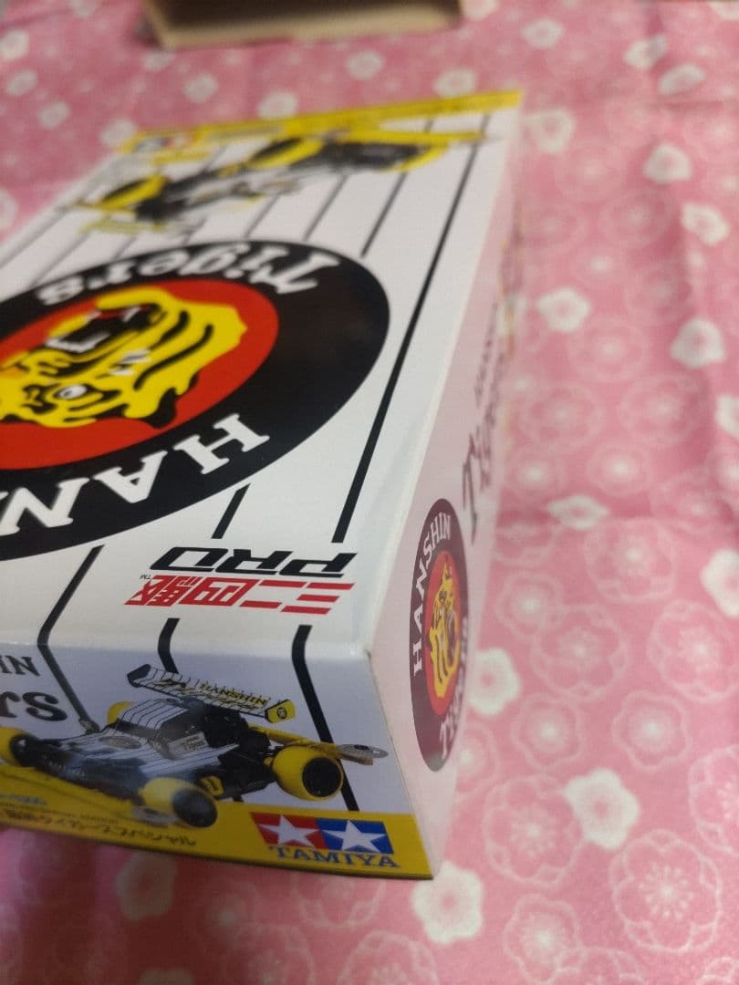 阪神タイガースミニ四駆、灰皿、アルミコースター、オマケで2003優勝