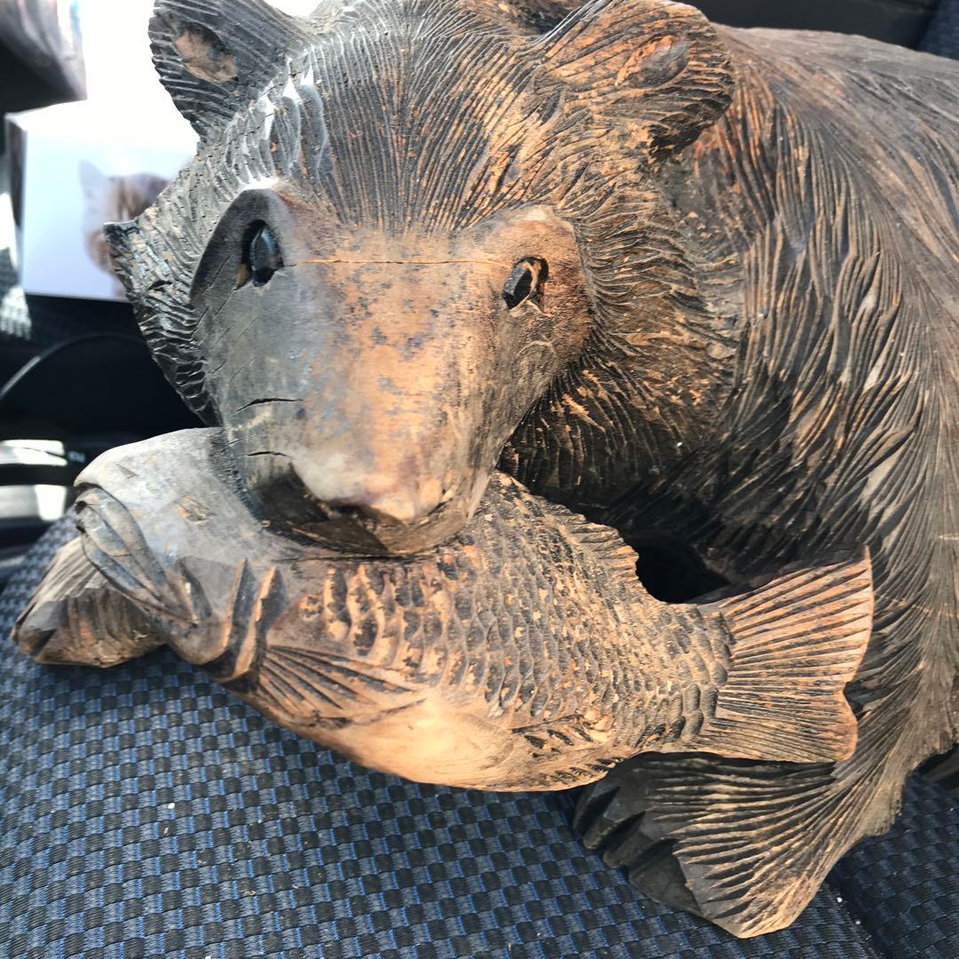 中村作 木製クマと魚の彫刻 - メルカリ