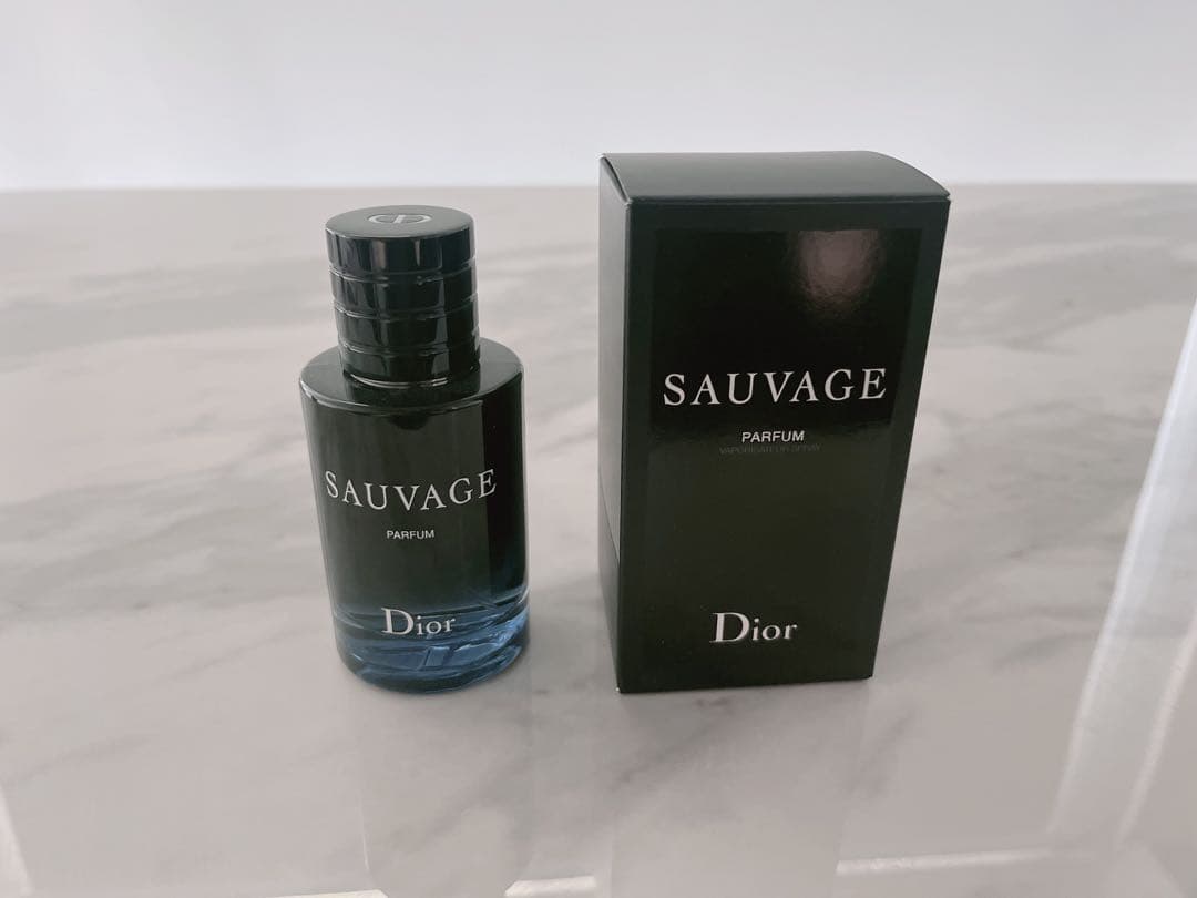 Dior Sauvage パルファム ボックス付き