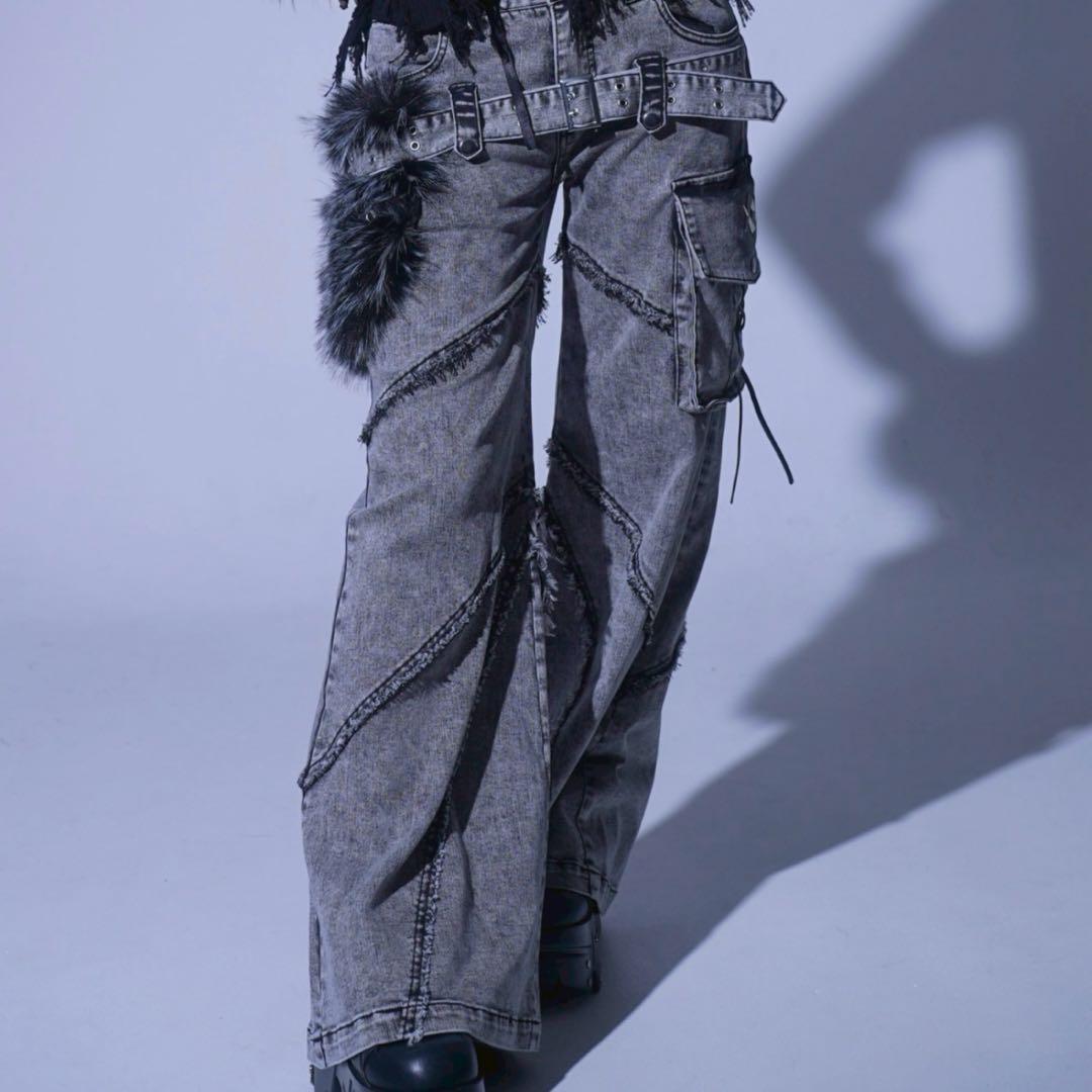 REFLEM レフレム ファーポーチベルト付きフレアデニムパンツ グレー