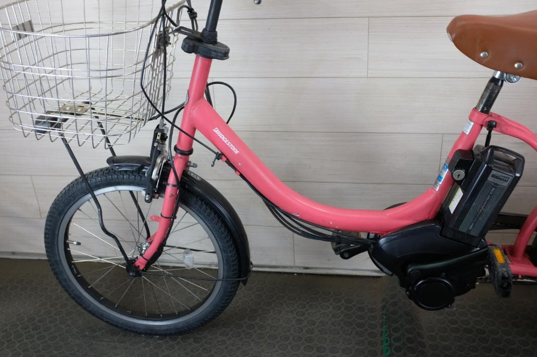 D*u様 BS アシスタ　20インチ　3段　8.7Ah（4点灯）充電器あり