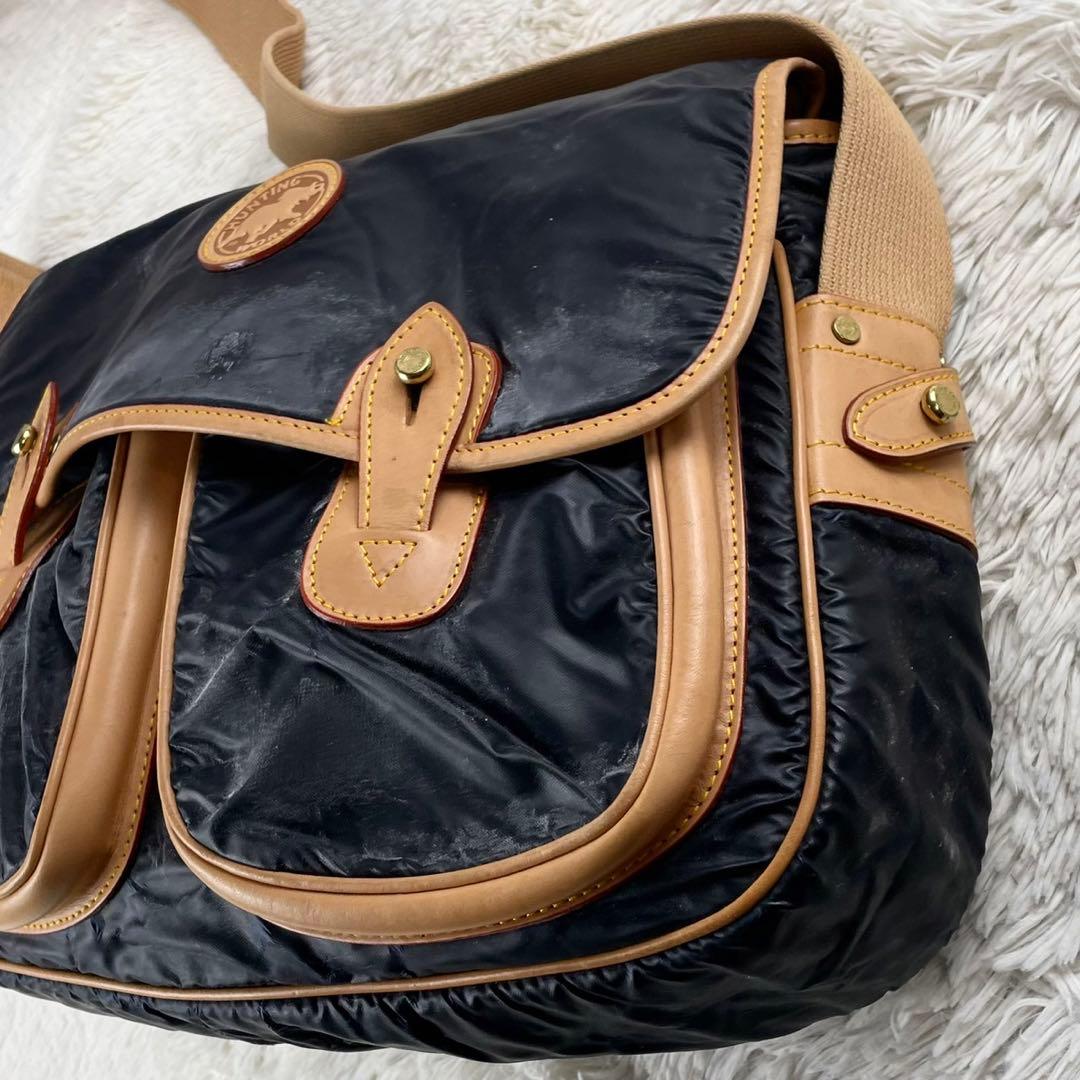 A4可 ハンティングワールド バチュークロス メッセンジャーバッグ 斜め