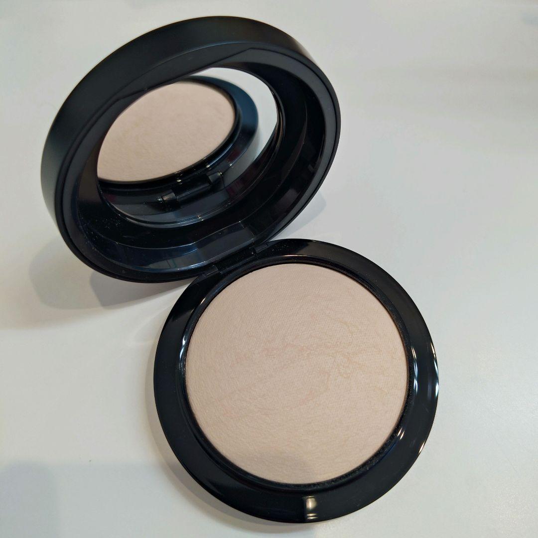 M·A·C ミネラライズ スキンフィニッシュ ナチュラル ライト