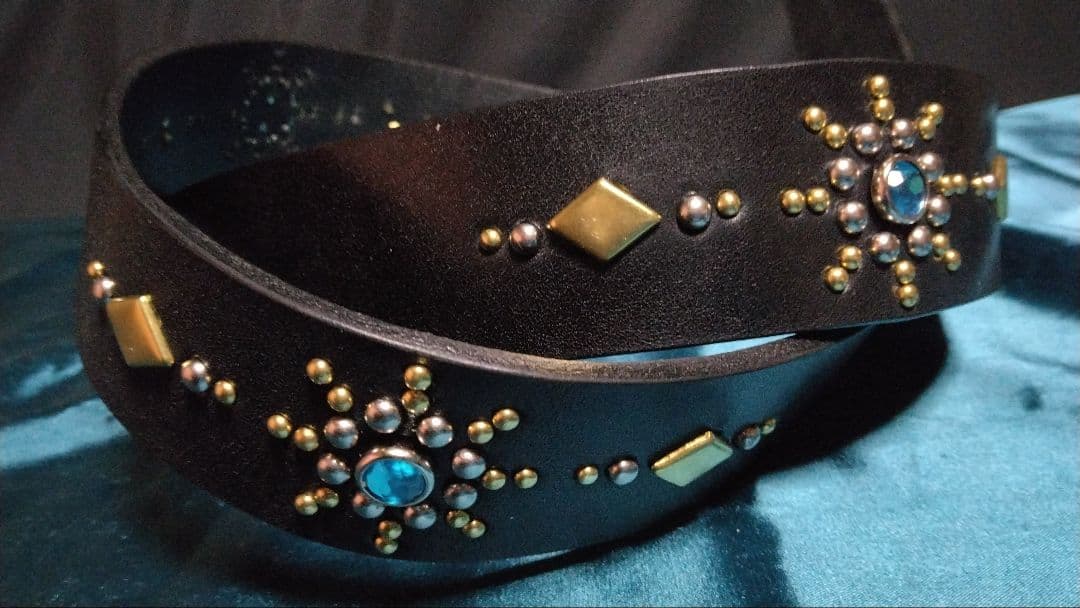 Fellows昭南ベンズレザースタッズベルトニッケル&ブラス　アクアブルー