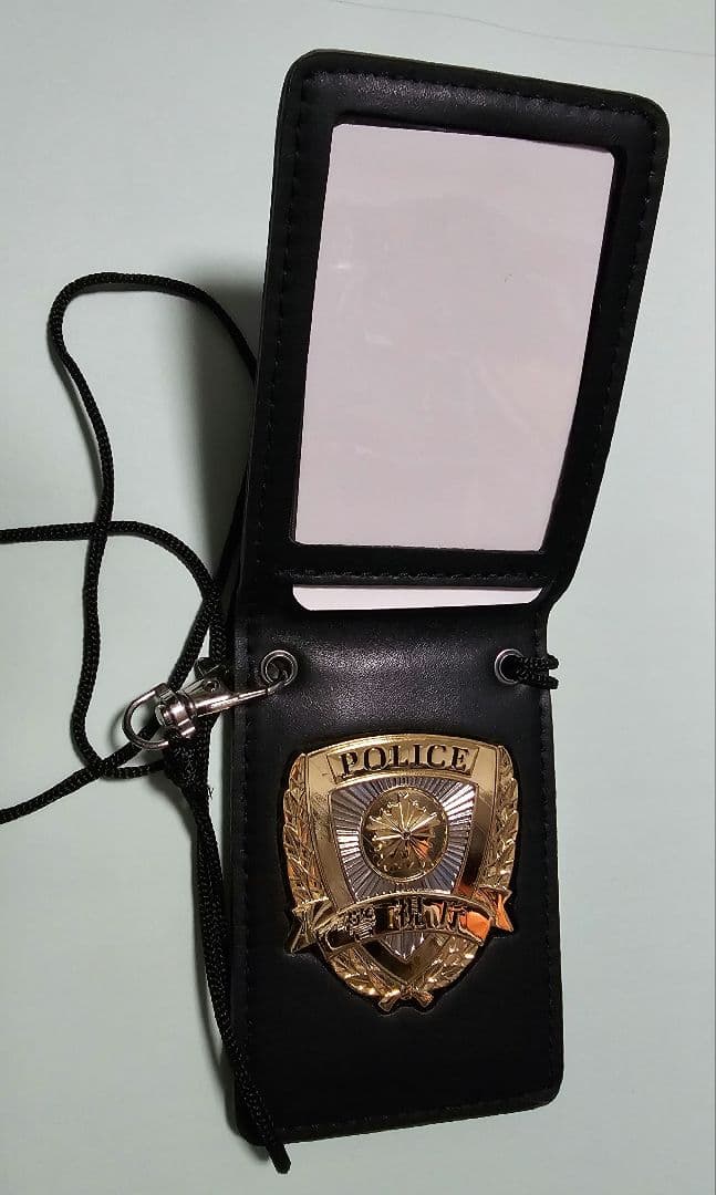 警察グッズ映画ドラマ撮影用レプリカ警察手帳値下げ金額によってはブロックします 警察手帳（レプリカ）廉価版 撮影小道具 コレクション 通販・販売