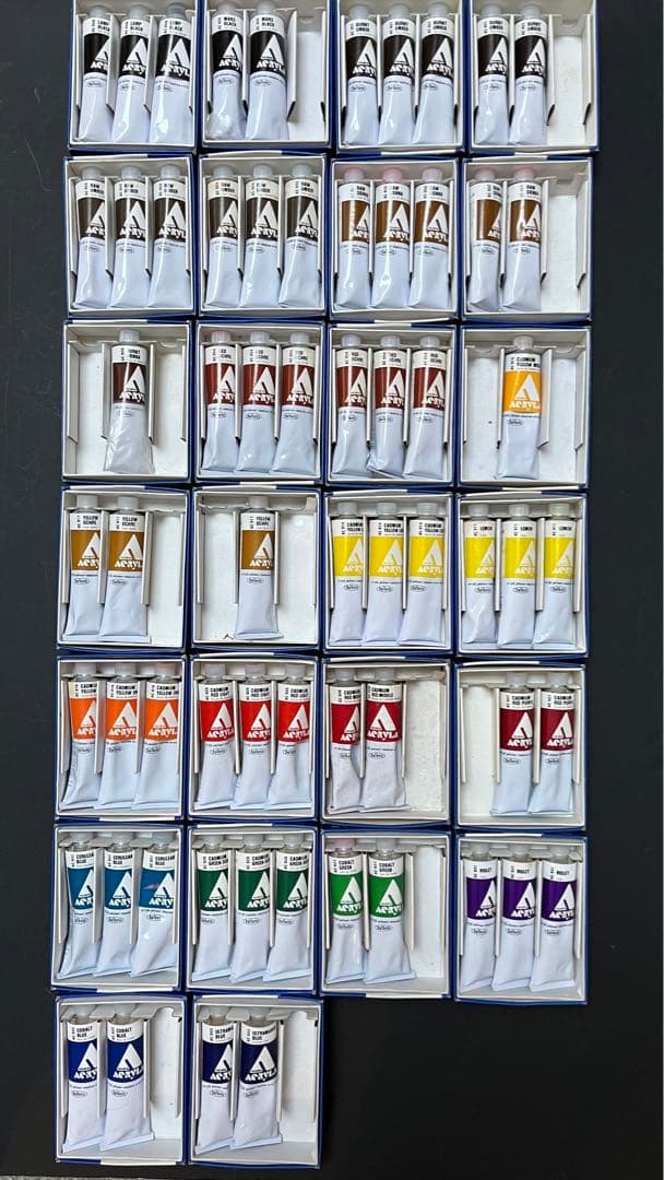 ホルベイン　アクリラ絵具　9号40mlチューブ21色セット。未使用中古品