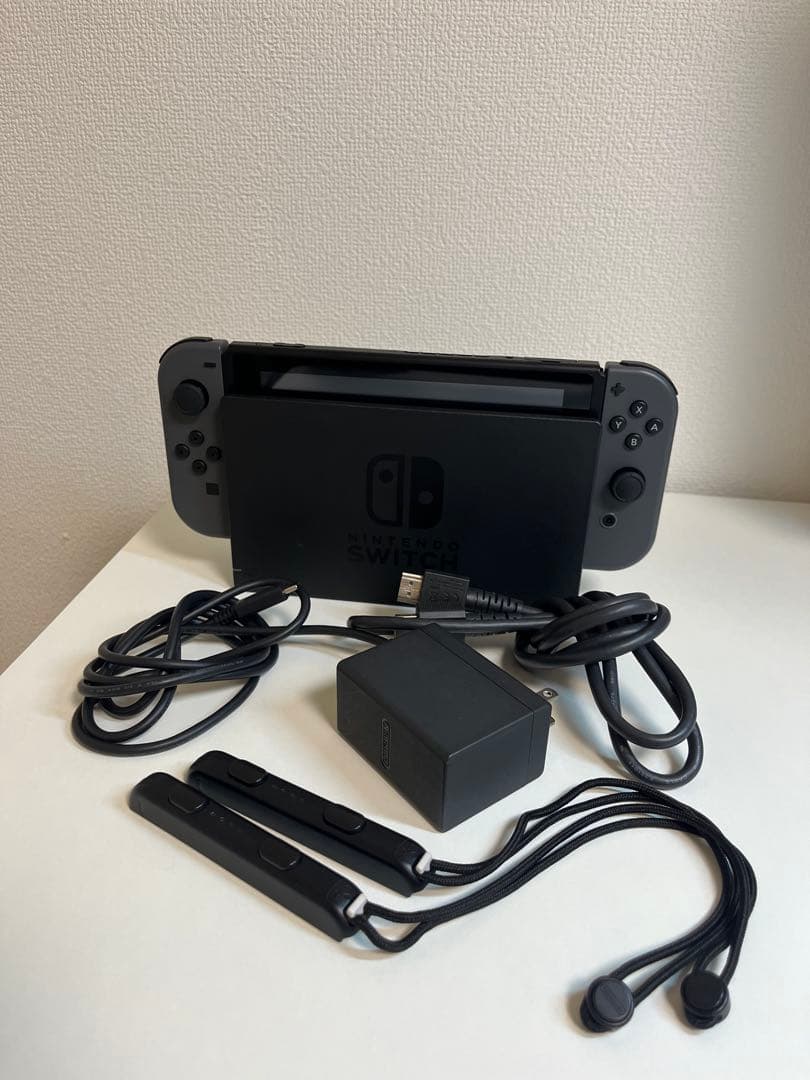 美品Nintendo Switch ブラック 本体 付属品あり 箱無し