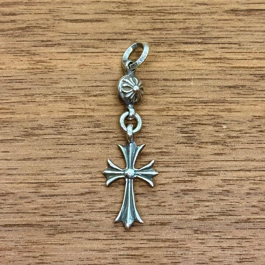 クロムハーツ　1ボールタイニーCHクロスチャーム