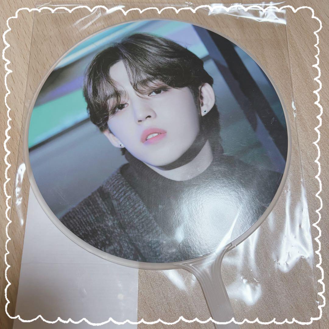 SEVENTEEN 2021 holiday うちわ エスクプス 1点 - メルカリ