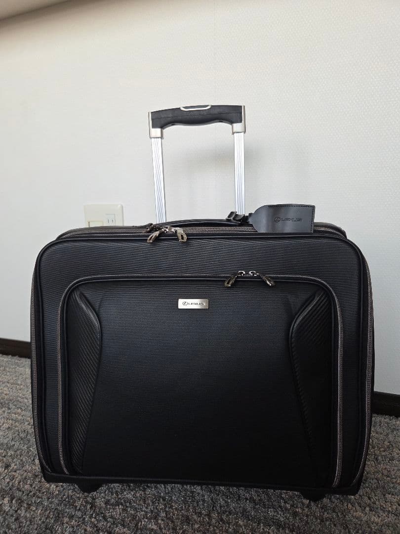 LEXUSレクサス ビジネスキャリーバッグ トロリーケース 黒レザー　鍵付き 希少 LEXUS レクサス キャリーバッグ スーツケース ビジネス 黒 2輪