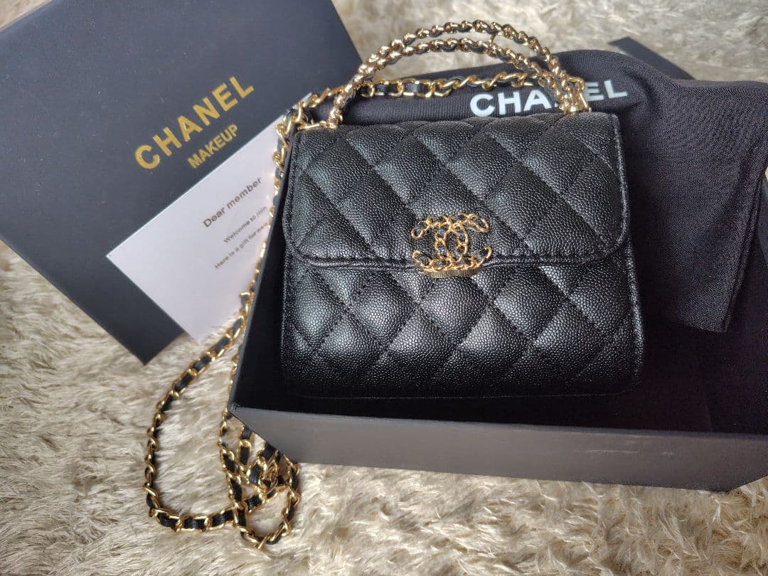 CHANEL ブラックレザー キルティング　ショルダーバッグ　ミニバッグ