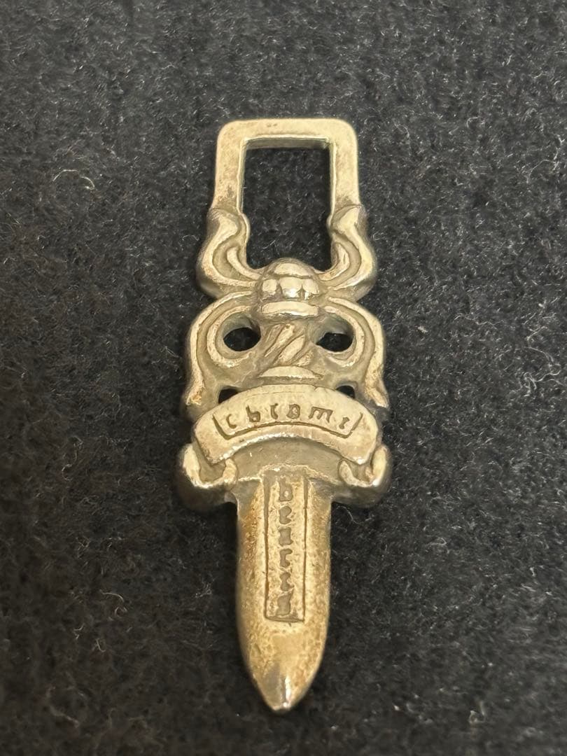 今月限定！値下げ中 クロムハーツ　CHROMEHEARTS ダガージップチャーム CHROME HEARTS（クロムハーツ） #5 DAGGER ZIP1 ダガー ジップ