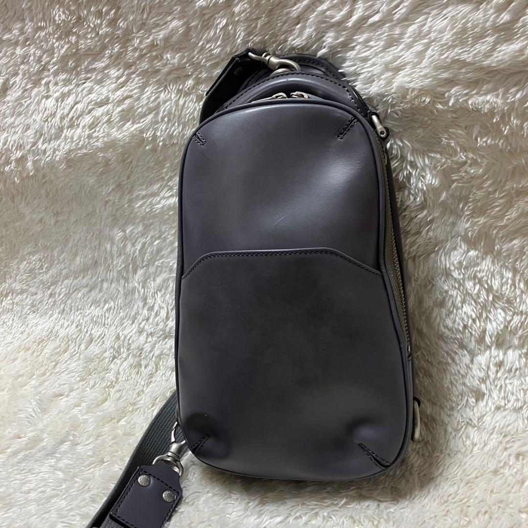 ヤンシィ 様HERGOPOCH ボディーバッグ　ショルダーバッグ　スリング