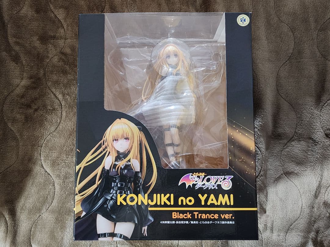 新品未開封 ユニクリ 金色の闇 ブラックトランス フィギュア