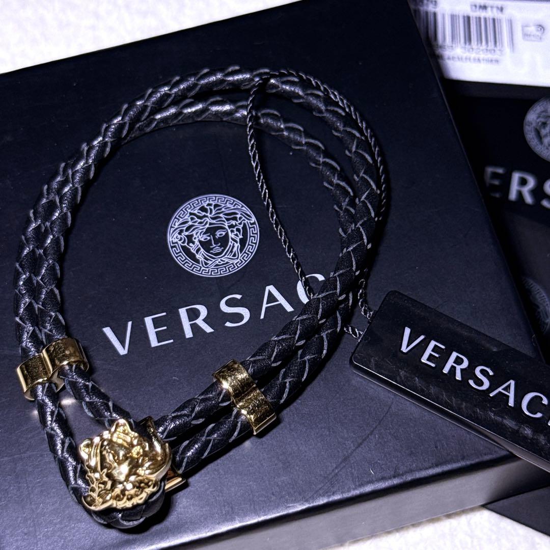 【極美品】VERSACE メデューサ レザー ブレスレット ゴールド金具 黒 メドゥーサ '95 レザー ブレスレット | VERSACE JP
