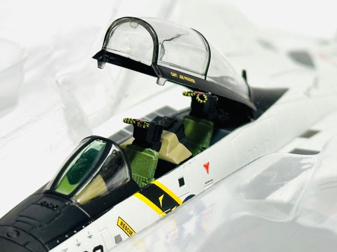 Caliber Wings 1/72 F-14A ジョリー・ロジャース - メルカリ