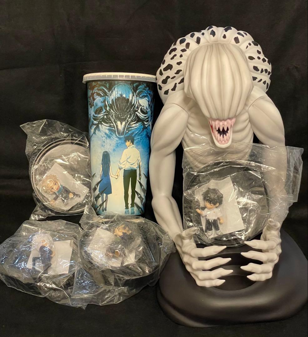 呪術廻戦0特級過呪怨霊 折本里香 ドリンクホルダー　ドリンクカップ、フィギュア付 呪術廻戦0 特級過呪怨霊・祈本里香(おりもとりか)型ドリンクホルダーの