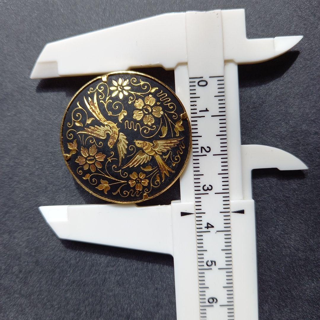 金色の鳥と花の象嵌ブローチ - メルカリ