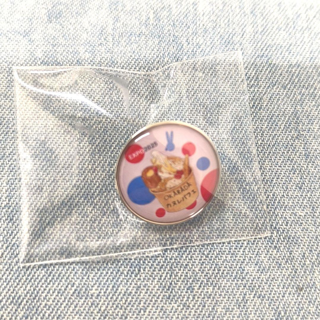 B*銀様 大阪関西万博　ブルンジ館　ブルンジパフェ　ピンパッジ　EXPO2025 大阪・関西万博コモンズAブルンジ共和国のパフェが大人気で販売時間